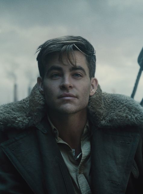 Steve Trevor Is Alive In New Wonder Woman Photos+#refinery29 Chris Pine Wonder Woman, Cris Pine, Steve Trevor, Paul Dano, Adam Scott, Edward Norton, Andy Samberg, Wonder Women, Gerard Butler