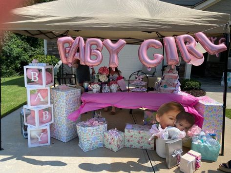 Drive Thru Baby Shower Ideas, Drive By Baby Shower Ideas, Sprinkle Shower, Birthday Basket, Outdoor Baby Shower, Baby Shower Favors Girl, Coed Baby Shower, Sprinkle Baby Shower, Spring Baby Shower