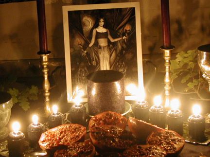 Altar to Hecate Hekate Spells, Lady Hecate, Hecate Altar, Dark Goddesses, Hellenic Polytheism, Hekate Goddess, Goddess Hekate, Goddess Worship, Sacred Space Altar