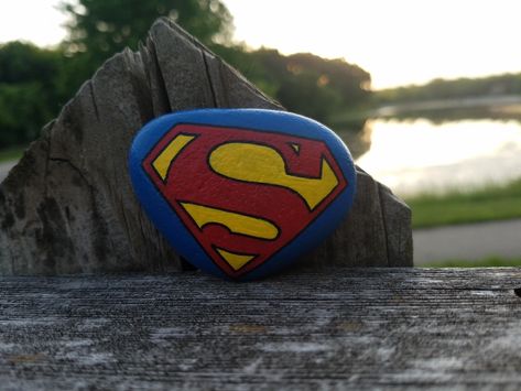 Superman Painted Rock, Justice League Painted Rocks Rock Ideas, 2d Art, Rock Crafts, Painted Rock, Justice League, Rock Painting, Painted Rocks, Superman, Quick Saves