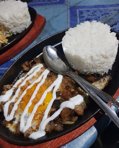 Pork Sisig 🤤😋 Pork Sisig, Food Cravings, On Instagram, Quick Saves, Instagram