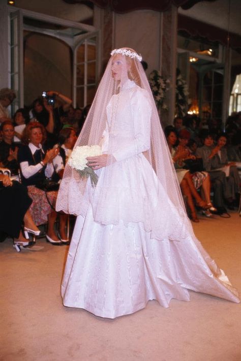 ♥Fall 74/75 Wedding Dresses Vogue, Dior Wedding Dresses, Haute Couture Wedding Dress, Vogue France, Most Beautiful Wedding, Most Beautiful Wedding Dresses, Laetitia Casta, Floral Wedding Dress, Prom Style