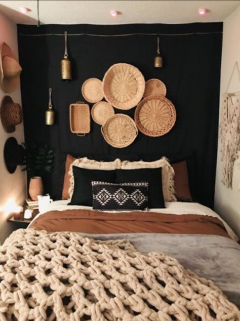 Basket Walls Boho Bedroom, Basket Walls Boho, Boho Room Ideas, Basket Wall Boho, Basket Gallery Wall, Basket Walls, Basket Wall Art, Modern Rustic Homes, Basket Wall