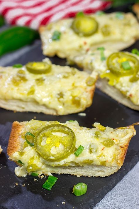 Cheesy Jalapeno Garlic Bread | Topped with 2 types of cheese! Garlic Bread At Home, Charcuterie Lunch, Homemade Strawberry Sauce, Homemade Snickers, Jalapeno Recipes, Cheesy Garlic Bread, Easy No Bake Desserts, Types Of Cheese, Cheesy Recipes