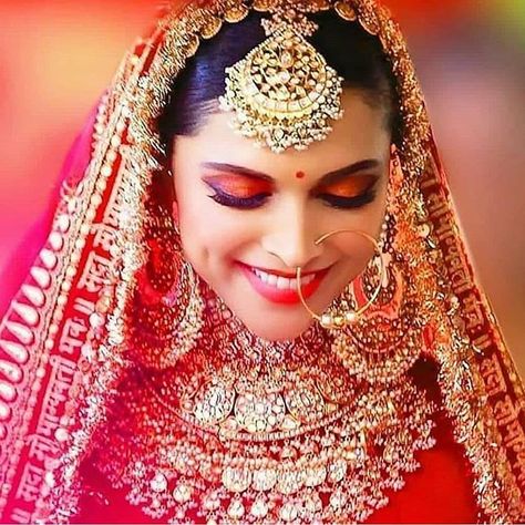 Image may contain: The Beauty Queen Deepika Padukone 😍😍😍😍😍😍😍😍😍😍😍💕💕💕💕💕💕💕💕💕💕💕💕💕💕💕💕💕closeup North Indian Bride, भारतीय दुल्हन संबंधी, Latest Bridal Makeup, Indian Wedding Bride, Indian Wedding Photography Couples, Bridal Makeover, Bride Photoshoot, Bridal Outfit, Braut Make-up