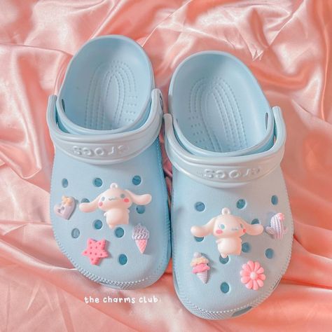 Outfits To Wear With Crocs, Croc Decor, Croc Jibbitz Ideas, Pinterest Wishlist, Croc Ideas, Jibbitz Ideas, Crocs Aesthetic, Crocs Ideas, Croc Jibbitz