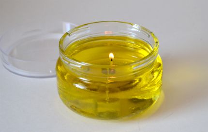 Olive Oil Candles Olive Oil Candle, Prepper Ideas, Make A Candle, Diy Candles Easy, Candle Making Business, Easy Candles, Homemade Products, Clean Candle, Mason Jar Candles