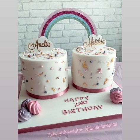 Birthday Cake For Two Sisters, Cake For Twins Girls Birthday, Twin Cakes Ideas Boy And Girl, Cake For Twins Boy And Girl, Twin Girls Birthday Cake, Twin Birthday Cakes For Adults, Birthday Cake For Twins Sisters, Twin Cake Ideas, Twins Cake Ideas