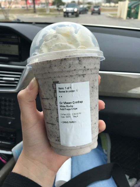 Cookies And Cream Frappe, Bebidas Asthetic, Resep Starbuck, Starbucks Drink Menu, Café Starbucks, Starbucks Secret Menu Recipes, Star Bucks, Cold Starbucks Drinks, Starbucks Orders