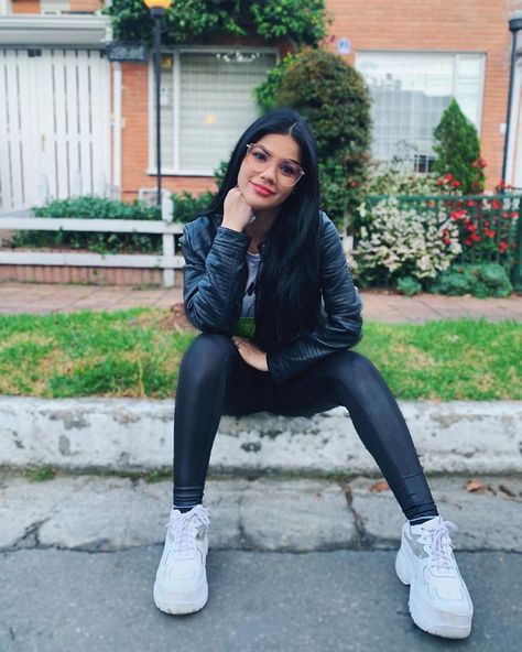 Mariana Avila, Yolo Aventuras, Amazing Halloween Makeup, Youtubers, Tik Tok, Bomber Jacket, Fan, Anime, Instagram