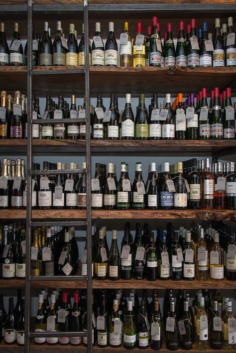 Boutique Wine Shop, Wine Shop Display, Wine Shop Interior Design, Wine Boutique Shops, French Wine Bar, Wine Store Design, Wine Shop Interior, Wine Bistro, Alcohol Shop