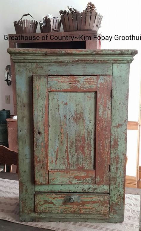 Great House of Country Green Cabinet, Primitive Cabinets, Primitive Cupboards, Antique Cupboard, Primitive Homes, Primitive Furniture, Primitive Kitchen, Primitive Antiques, Distressed Furniture