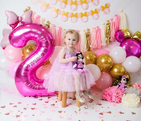 Oh TWOdles! 🎀 Jazmine’s adorable Minnie Mouse themed shoot! Check out the amazing and beautiful cake made especially by her grandma 💗 #ohtwodles #ohtwodlesphotoshoot #birthdayshoot #milestoneshoot #clevelandphotographer #familyphotography #clevelandfamilyphotographer #northeastohio #northeastohiophotigrapher #studiophotography #smashcake #smashcakesession#minniemouse #disney 2nd Birthday Pictures, Oh Twodles, Twodles Birthday, Birthday Picture, Beautiful Cake, Birthday Pictures, Birthday Photos, Cake Smash, Beautiful Cakes