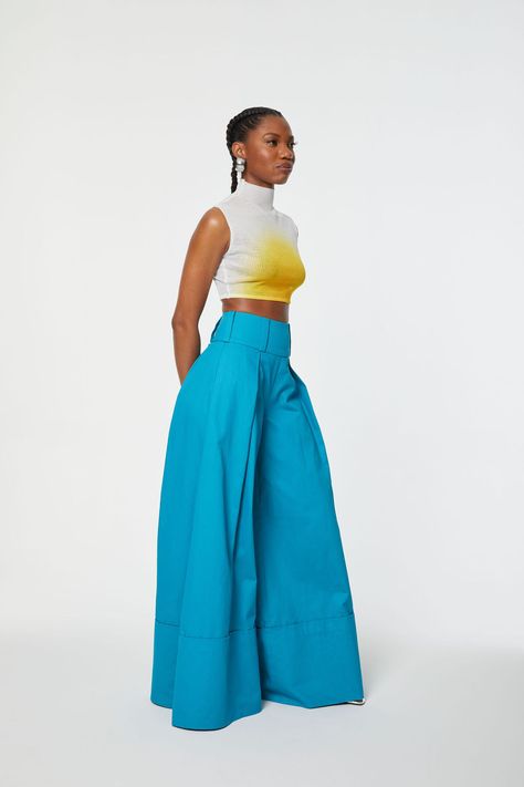 Colorful Chic Outfit, Erykah Badu Pants, High Contrast Outfits, Nyfw Black Women, Hanifa Cardigan Dress Outfit, Hanifa Spring 2022, Blue Pants Outfit, Erykah Badu Performing, Summer Sets