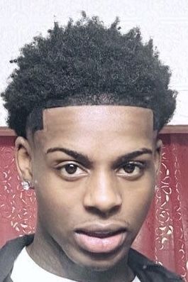 Taper Homme Noir, Front Taper Hairline, Front Taper Haircut Black Men, Taper Hairline, Tapered Hairline, Tapered Haircut Black, Front Taper, Afro Styles, Tapered Afro