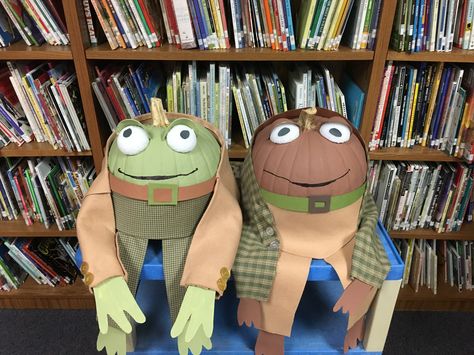 Frog and Toad storybook character pumpkins! Frog And Toad Pumpkin, Storybook Character Pumpkins, Toad Pumpkin, Pumpkin Literacy, Storybook Pumpkin, Book Character Pumpkins, Book Pumpkin, Story Book Pumpkin, Scarecrow Festival