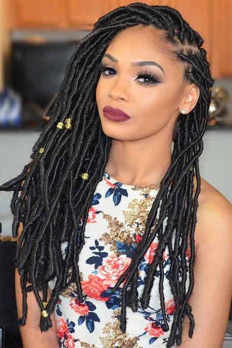 Crochet Hair With Accessories #crochetbraids #braids #longhair Bob Box Braids Styles, Box Braids Pictures, Long Weave Hairstyles, Crochet Hairstyles, Blonde Box Braids, Short Box Braids, Jumbo Box Braids, Faux Locs Hairstyles, Long Box Braids