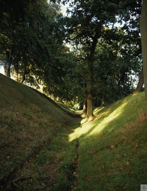 Antonine Wall - Watling Lodge, Central & West. The Antonine Wall marks the furthest point the Roman armies successfully managed to defend in Britain. For more info: http://www.historic-scotland.gov.uk/antoninewall Permaculture Swales, Antonine Wall, Roman Archaeology, Ancient Britain, Uk Landscape, Imperial Rome, Hadrian's Wall, Scotland History, Scotland Trip