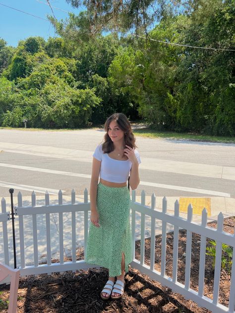 Pastel Green Skirt Outfit, Green Flower Skirt Outfit, Light Green Skirt Outfit, Long Flower Skirt Outfit, Pastel Skirt Outfit, Green Long Skirt Outfit, Long Green Skirt Outfit, Summer Outfits Long Skirt, Green Skirt Outfit Ideas