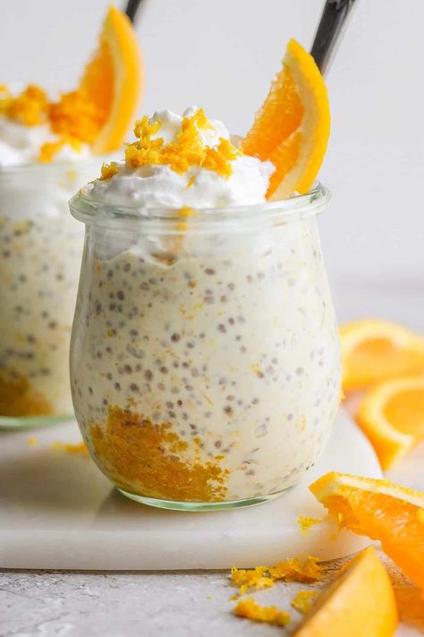 Orange Creamsicle Overnight Oats - Fit Foodie Finds Overnight Oats Recipes, Low Carb Meats, Overnight Oatmeal Recipes, Fit Foodie Finds, Espresso Recipes, Overnight Oats Healthy, Fit Foodie, Oats Recipe, Orange Creamsicle