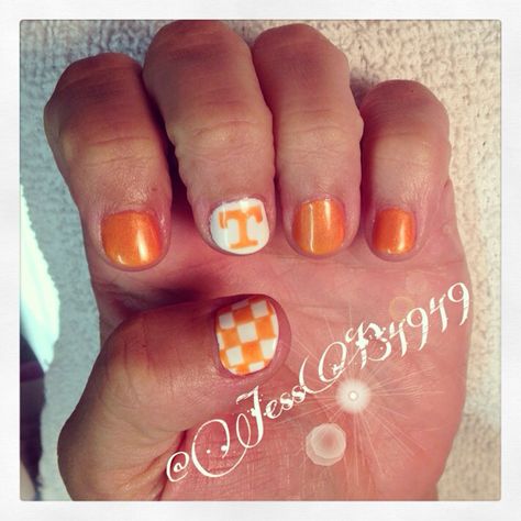 Tennessee Vols nail art Vols Nails, Nails Summer Gel, Tennessee Nails, Orange Nails Summer, Nail Art Orange, Tennessee Orange, Nails Orange, Tn Vols, Orange Nail