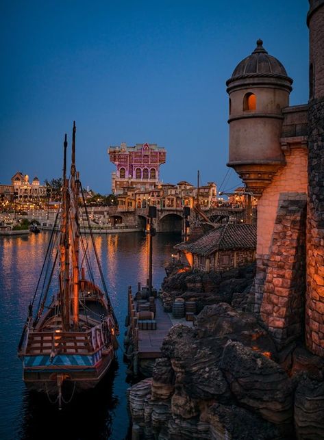 Tokyo Tourist Attractions, Bucket List Trips, Disneysea Tokyo, Tokyo Photography, Tokyo Aesthetic, Disney Tokyo, Disneyland Attractions, Disney Tourist Blog, Tokyo Disneysea