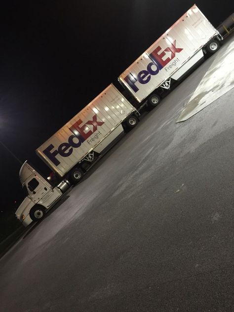 "truck stop taking a little break" FedEx Freight | Glassdoor Photos Fedex Truck, Herbs For Hair Growth, Fedex Office, Car Delivery, Dynamic Wallpaper, Herbs For Hair, Office Photos, Truck Stop, Delivery Pictures