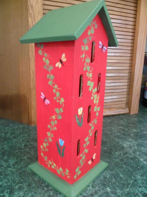 Butterfly Bird House...will have outside my future house Butterfly House Painting Ideas, Butterfly House Diy, Eco Yard, Butterfly Boxes, Butterfly Sanctuary, Butterfly Feeders, Butterfly Feeder, Bee Houses, Butterfly Houses