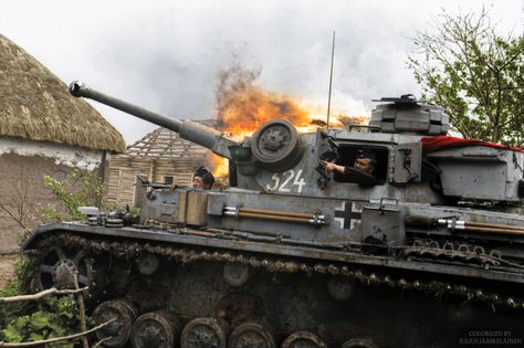 Burning Village, Tank Warfare, Battle Of Stalingrad, Panther Tank, Panzer Iv, German Soldiers Ww2, Wwii Photos, Ww2 Tanks, The Soviet Union