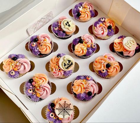 Spooky One Cupcakes Girl, Girly Halloween Cupcakes, Pretty Halloween Cupcakes, Pastel Halloween Cupcakes, Pink Halloween Cupcakes, Halloween Baby Shower Cupcakes, Pink Halloween Cake, Flavoured Cakes, Halloween Cupcake Cake