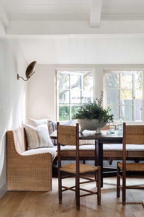 West Coast style meets modern farmhouse in this unforgettable LA home Dining Banquette, Amber Lewis, Banquette Seating, Amber Interiors, Kitchen Nook, Dining Nook, Idea Board, Modern Country, California Homes