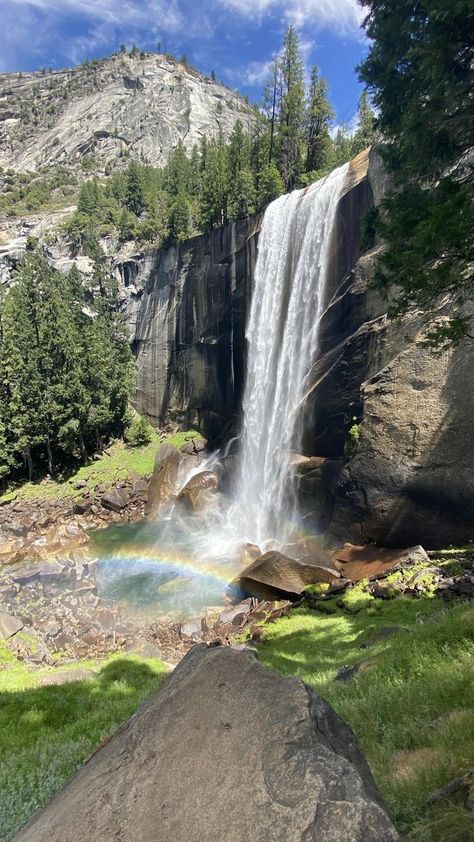 Vernal Falls, Mountain Landscape Photography, Waterfall Pictures, Yosemite Park, Nature Valley, Yosemite Falls, Mountain Photography, Geocaching, Amazing Travel Destinations