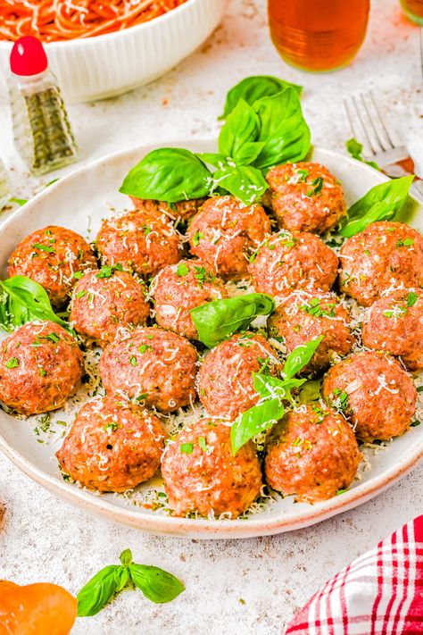 30-Minute Baked Honey Garlic Meatballs - Averie Cooks Spaghetti Subs, Meatballs For Spaghetti, Baked Italian Meatballs, Honey Garlic Meatballs, Garlic Meatballs, Baked Meatballs, Italian Breadcrumbs, Averie Cooks, Meatball Recipes Easy