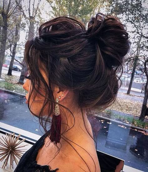 Wedding Bun Hairstyles, Messy Updo, Messy Buns, Bridal Hair Updo, High Bun, Bohemian Hairstyles, Medium Long Hair, Messy Bun Hairstyles, Penteado Cabelo Curto