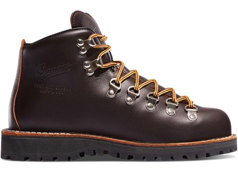 Danner Hiking Boots, Stylish Snow Boots, Backpacking Boots, Flip Flop Socks, Danner Boots, Retro Backpack, Hiking Fashion, Hiking Boot, Moon Boots