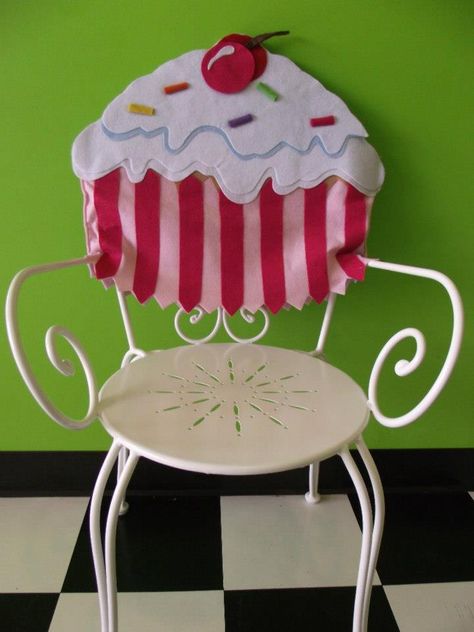 Cupcake Chair, Chair Cover Pattern, Birthday Chair, Cupcake Accessories, Cupcake Hats, Gingerbread Tree, Vintage Cupcake, Cupcake Decor, Bakery Ideas