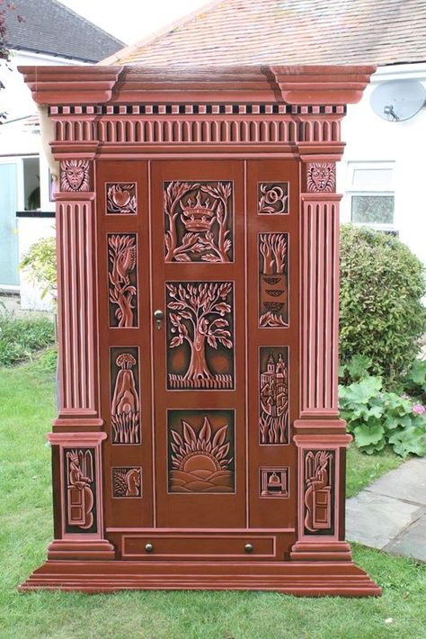 Wardrobe Drawing, Narnia Birthday, Wardrobe Painted, Narnia Party, Narnia Wardrobe, Lion Witch Wardrobe, Lucy Pevensie, Diy Wardrobe, Cs Lewis