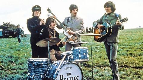 Rare Behind-The-Scenes Footage of The Beatles’ ‘Help!’ Surfaces, And You Have To See It To Believe It! George Harrison Help, Help Movie, Beatles Movie, The Beatles Help, Beatles Band, Music Genius, The White Album, Rock Videos, Beatles Songs