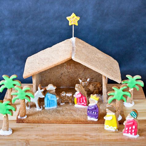 Gingerbread Nativity, Christ Centered Christmas Traditions, Easy Gingerbread House, Gingerbread House Ideas, Cool Gingerbread Houses, Mini Gingerbread House, Gingerbread House Parties, Diy Nativity, Gingerbread Diy