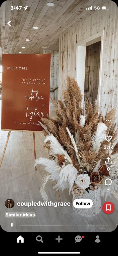 Short Home, Terra Cotta Wedding, Outdoor Country Wedding, Pampas Grass Bouquet, Grass Decor, Pampas Grass Decor, Dried Florals, Dry Plants, Wedding Welcome Signs