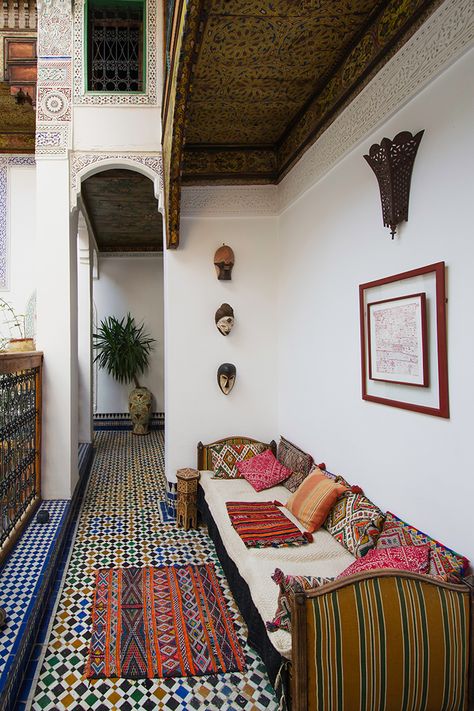 First floor seating area Baithak Ideas, Floor Seating Area, Arabian Decor, Moroccan Houses, Moroccan Home Decor, Moroccan Interiors, Deco Salon, Floor Seating, Ideas Living Room