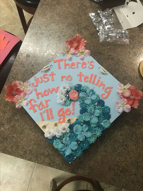 My Moana themed graduation cap! #diy #gradcap #disney #graduationcap Disney Cap Decoration Graduation, Beach Themed Graduation Cap, Moana Grad Cap, Kindergarten Graduation Cap Ideas, Moana Graduation Cap, Funny Graduation Cap Decoration, Graduation Cap Designs Disney, Graduation Cap Diy, Graduation Cap Images