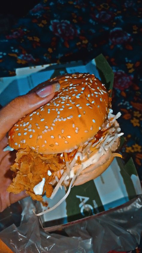 #burger #fastfood #foodie #foodlover #zinger #snap #trending Zinger Burger Snaps, Burger Snap, Zinger Burger, Food Snapchat, Food Lover, Snapchat, Quick Saves