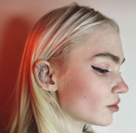 #grimes’s ear tattoo Grimes Tattoo Ideas, Grimes Inspired Tattoo, Grimes Short Hair, Grimes Leg Tattoo, Grimes Makeup, Grimes Tattoo, Grime Tattoo, Grimes Black Hair, Grimes Aesthetic