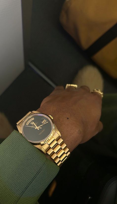 Golden Watch, Dope Jewelry Accessories, Fancy Watches, Men's Watches Luxury, Gold Watch Men, Gold Chains For Men, Vintage Watches For Men, Jewelry Fashion Trends, Stylish Watches