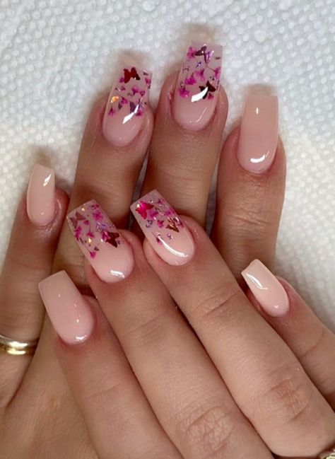 Acrylic Medium Nails, Short Nail Set, Light Pink Butterfly, Art Nails Design, Nail Designs Bling, Pink Wedding Nails, Set Nails, Acrylic Medium, Art Hacks