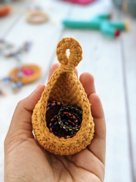 Crochet Wall Baskets Free Pattern, Teardrop Crochet Basket, Crochet Hanging Basket Pattern Free Easy, Bramble Basket Crochet Pattern, Small Crochet Hanging Basket Free Pattern, Crochet Mini Hanging Basket, Crochet Mini Basket Free Pattern, Crochet Hanging Basket Free, Bramble Basket