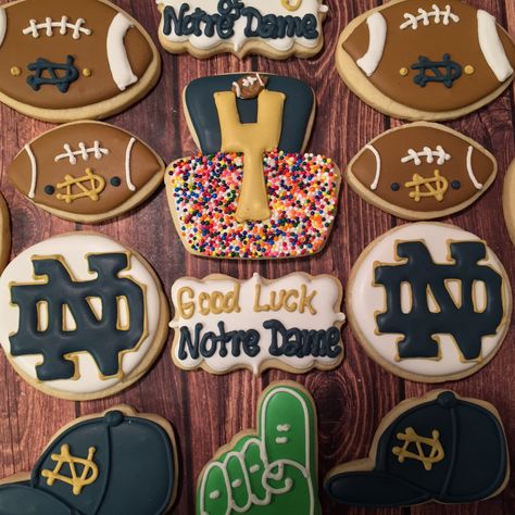 Excited to share this item from my #etsy shop: Notre Dame football Sugar Cookies/ Football / College football/ college tailgates/ cookies / Notre dame football / Notre dame gift ideas Notre Dame Gifts, Cookies Football, Football Sugar Cookies, Noter Dame, Cinnamon Biscuits, Football Cookies, Football College, Decorated Cookies Tutorial, Football Cake