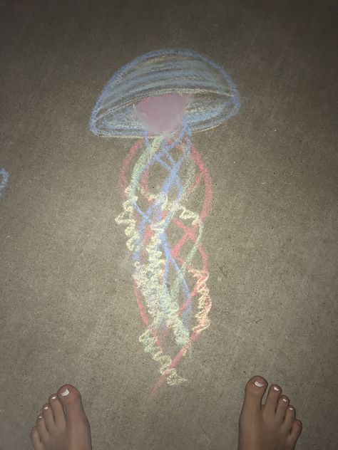 Jellyfish chalk art Chalk Jellyfish Art, Jellyfish Chalk Art Easy, Chalk Art Jellyfish, Chalk Jellyfish, Jellyfish Graffiti, Jelly Fish Painting Black Canvas, Glow In The Dark Jellyfish Painting, Chalk Design, Chalk Art