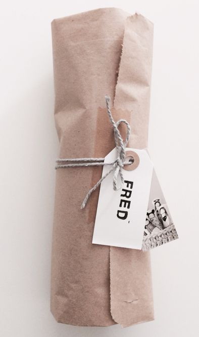 Scarf Packaging, Tshirt Packaging, Gift Wrapping Inspiration, Clothing Packaging, Handmade Packaging, Craft Packaging, Branding Design Packaging, Brown Paper Packages, Box Packaging Design